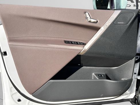 Used 2026 BMW iX xDrive45 w/ Premium Package image 29