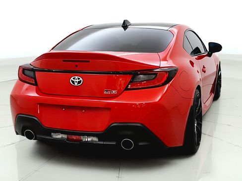 Used 2023 Toyota GR86 Premium RWD image 6