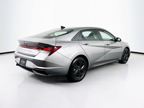 Used 2021 Hyundai Elantra SEL image 9