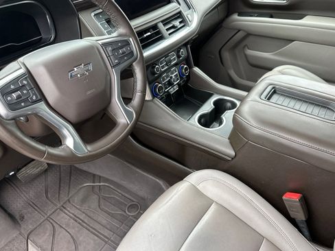 Used 2023 Chevrolet Suburban Z71 w/ Off-Road Capability Package image 9