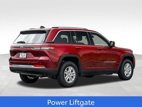 Used 2023 Jeep Grand Cherokee Laredo w/ Luxury Tech Group I AWD/4WD image 7