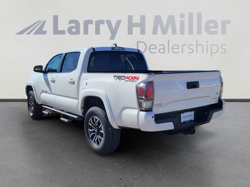 Used 2021 Toyota Tacoma TRD Sport w/ Technology Package image 3