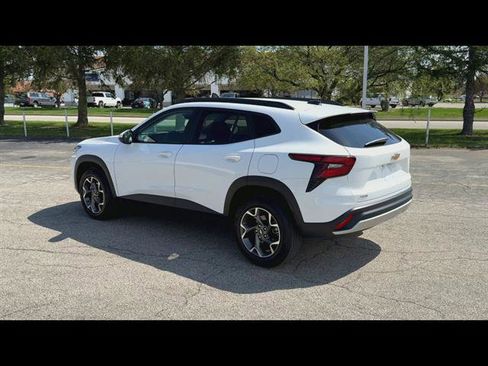 Used 2024 Chevrolet Trax LT w/ Driver Confidence Package image 32