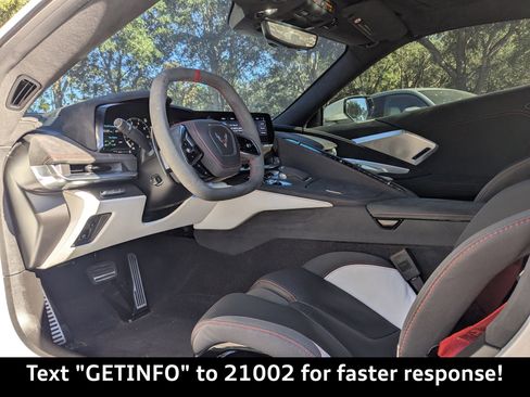 Used 2023 Chevrolet Corvette Stingray Premium Cpe w/ Z51 Performance Package image 17