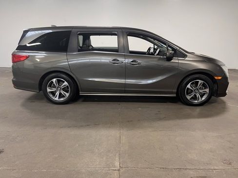 Used 2018 Honda Odyssey Touring image 2