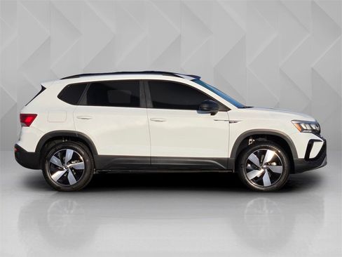 Used 2023 Volkswagen Taos S image 7