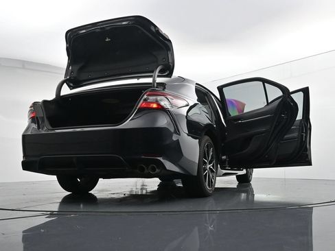 Used 2022 Toyota Camry SE FWD image 36