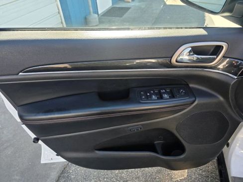 Used 2016 Jeep Grand Cherokee Limited 75th Anniversary image 11