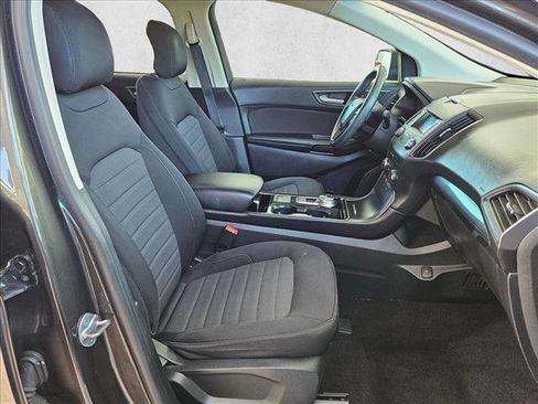 Certified 2019 Ford Edge SE image 19