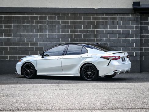 Used 2023 Toyota Camry XSE FWD image 4