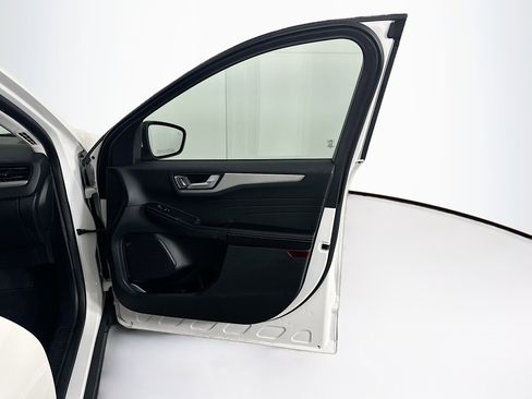 Used 2023 Ford Escape SE w/ PHEV Premium Package image 34