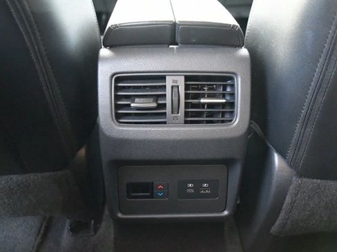 Used 2021 Nissan Rogue SL image 12