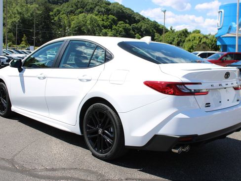 New 2026 Toyota Camry SE AWD/4WD image 9
