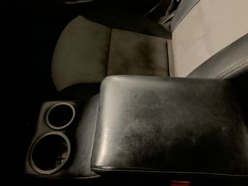 Used 2014 Ford Taurus Base image 32