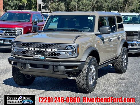 New 2025 Ford Bronco Badlands image 1
