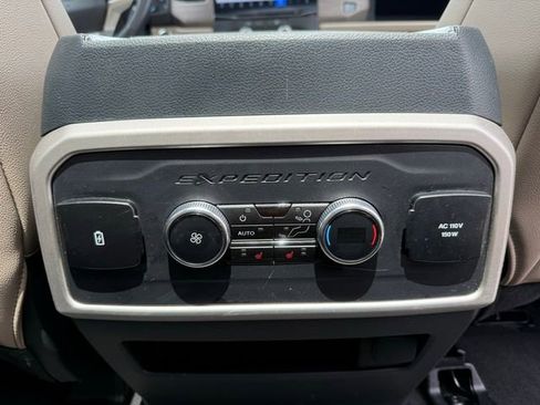 Used 2024 Ford Expedition Limited image 30