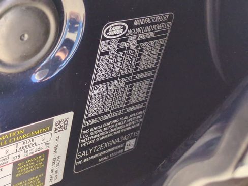 Used 2022 Land Rover Range Rover Velar R-Dynamic S image 36