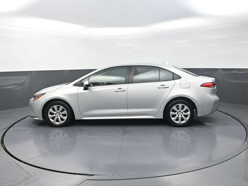 Used 2024 Toyota Corolla LE FWD image 4
