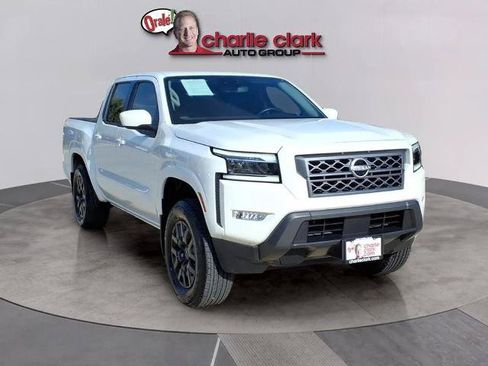 Certified 2024 Nissan Frontier SL RWD image 9