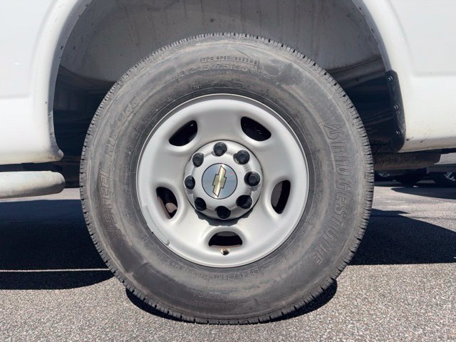 Used 2025 Chevrolet Express 2500 w/ Driver Convenience Package RWD image 18