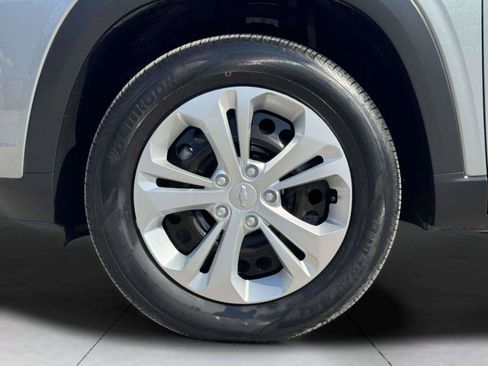 Used 2025 Chevrolet Trax LS w/ Driver Confidence Package FWD image 56