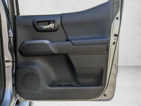 Used 2019 Toyota Tacoma TRD Off-Road image 28