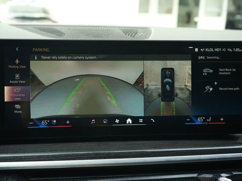 Used 2024 BMW X7 xDrive40i w/ Executive Package image 17