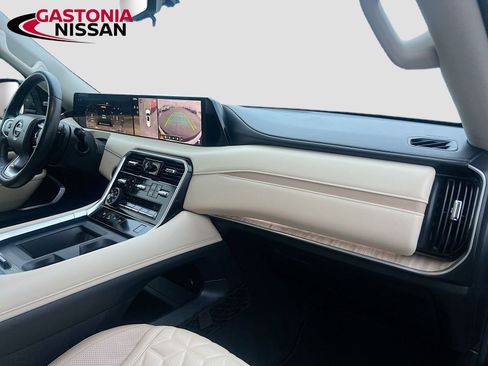 Used 2025 Nissan Armada Platinum w/ Convenience Package image 40