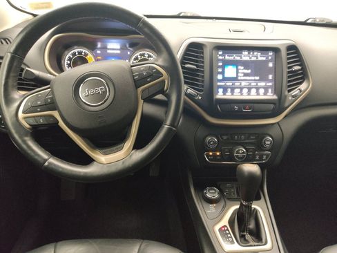 Used 2018 Jeep Cherokee Limited AWD/4WD image 22