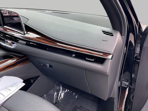 Used 2024 Cadillac Escalade Premium Luxury w/ LPO, Floor Liner Package AWD/4WD image 19