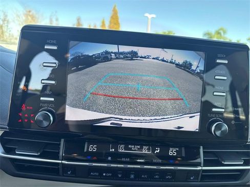 Used 2023 Toyota Sienna XLE image 22