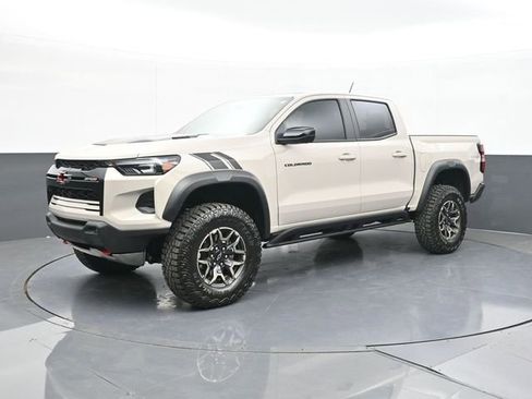New 2026 Chevrolet Colorado ZR2 w/ Technology Package AWD/4WD image 4