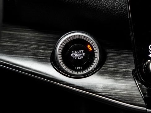 Used 2024 Jeep Wagoneer L Series II w/ Flexible Seating Group image 26