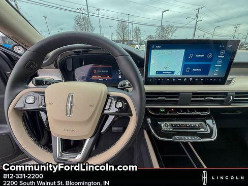 New 2026 Lincoln Corsair Premiere image 13