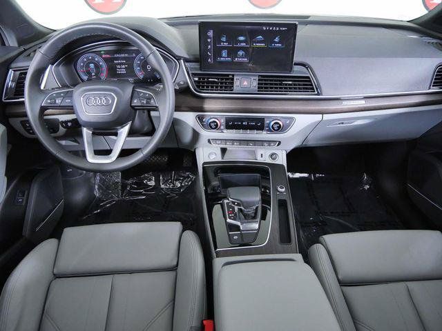 Used 2023 Audi Q5 2.0T Premium Plus w/ Premium Plus Package AWD/4WD image 16
