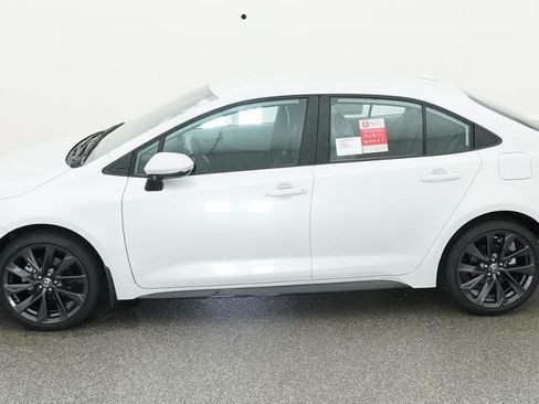 New 2026 Toyota Corolla SE FWD image 3