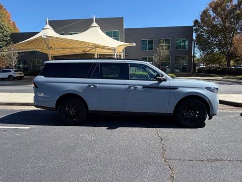 New 2025 Lincoln Navigator L Reserve w/ Jet Appearance Package image 6