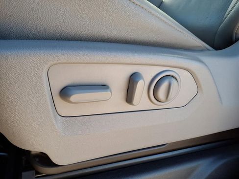 Used 2022 Chevrolet Silverado 1500 LTZ w/ LTZ Premium Package image 10