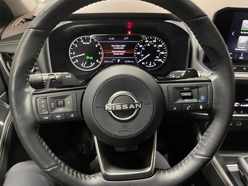 Used 2022 Nissan Rogue SL w/ SL Premium Package image 27