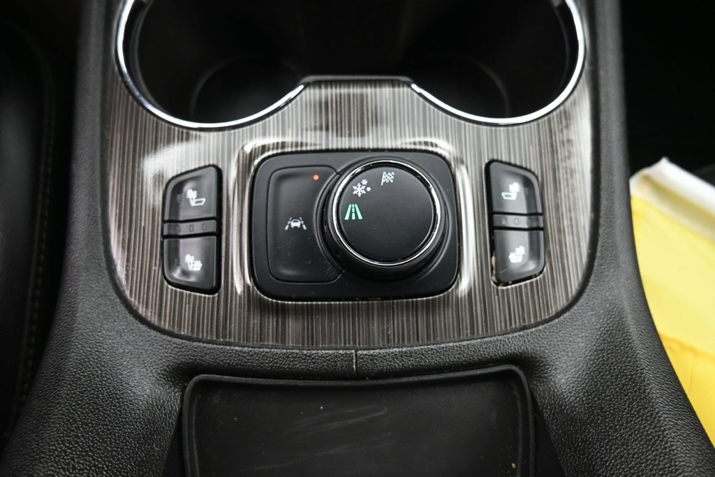 Used 2023 GMC Acadia SLT FWD image 15