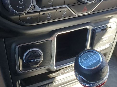 Used 2022 Jeep Wrangler Unlimited Sport image 21