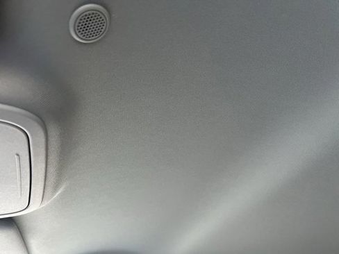 Used 2023 Ford Explorer XLT image 19