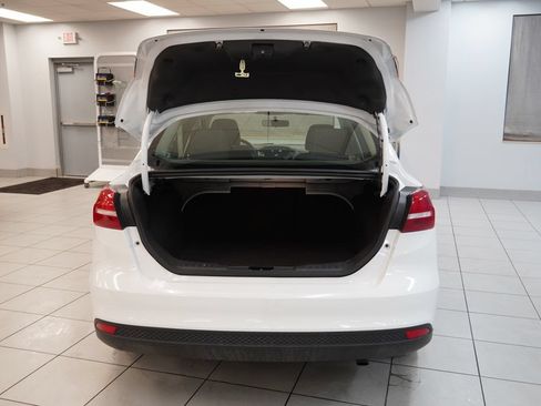 Used 2016 Ford Focus SE FWD image 9
