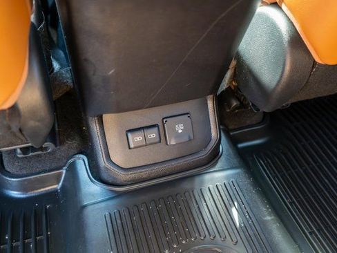 Used 2023 Toyota Highlander Platinum AWD/4WD image 20