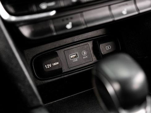 Used 2019 Hyundai Santa Fe SEL image 38