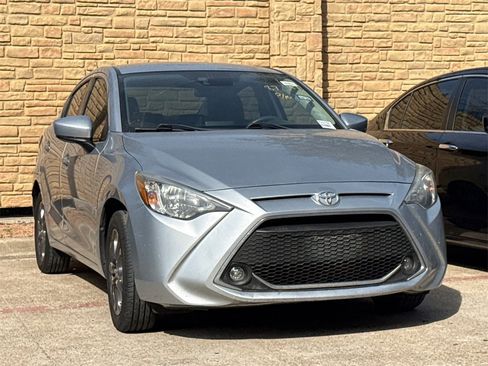 Used 2019 Toyota Yaris LE image 3