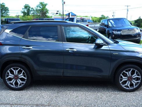 Used 2021 Kia Seltos SX w/ SX Sunroof Package AWD/4WD image 5