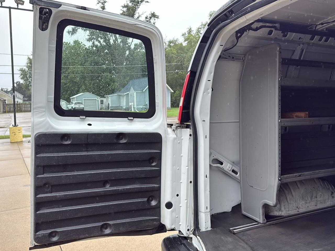 Used 2019 Chevrolet Express 3500 Extended w/ Driver Convenience Package RWD image 13