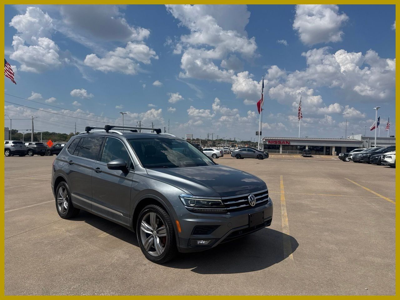 Used 2018 Volkswagen Tiguan SEL Premium FWD image 1