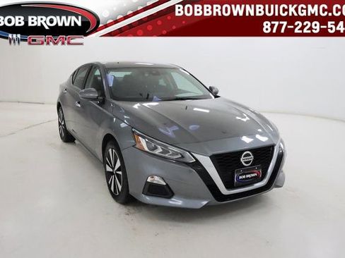 Used 2022 Nissan Altima 2.5 SV image 1